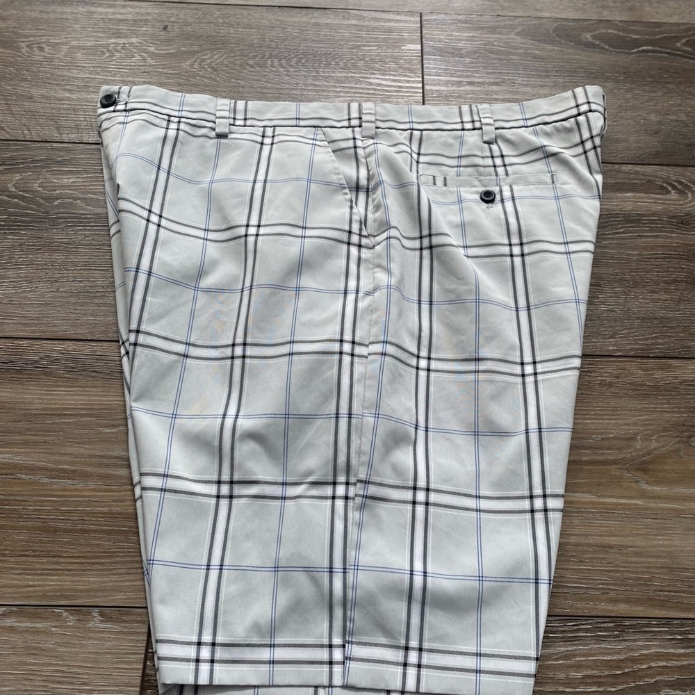 🌞3 for $15 Izod Gray Flat Front Shorts Casual Style - Picture 9 of 11